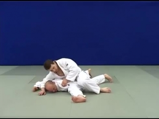 Ude hishigi ashi gatame [рычаг локтя внутрь ногой]