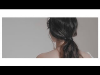 `the apple blossoms kept tumbling down on her hair, and she was laughing´