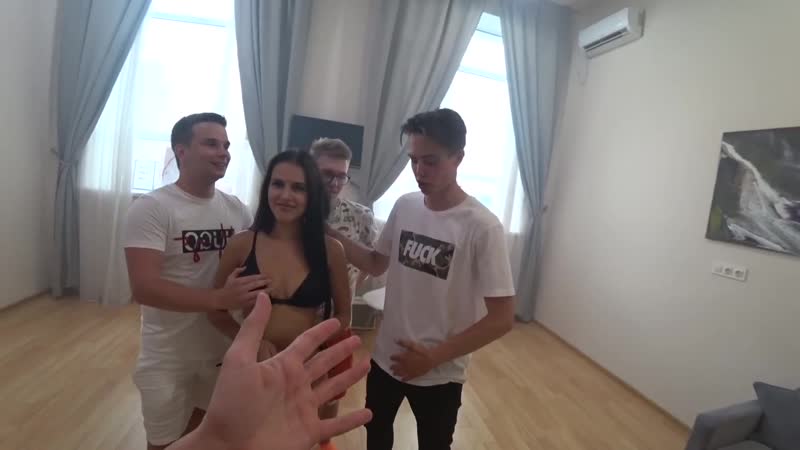 Последний кто уберет руку с девушки получить ее на 24 часа челлендж! реакция парней!