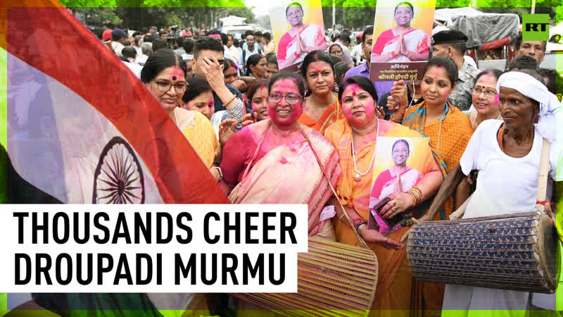 Crowds celebrate as droupadi murmu takes oath as india's new president