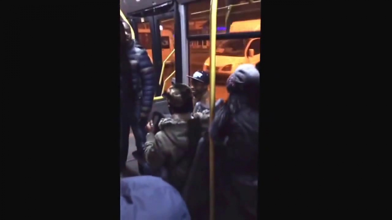 Простая донецкая баба гнобит и обижает простых негро украинцев