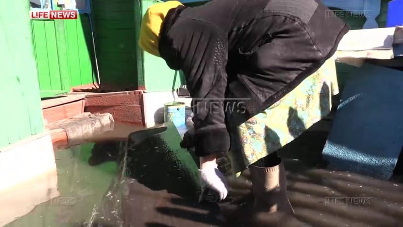 В омске одну из центральных улиц перекрыли из за потопа