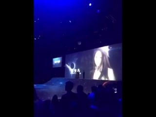 Krystal won fashion glamor goddess at jumei award ceremony (160229)