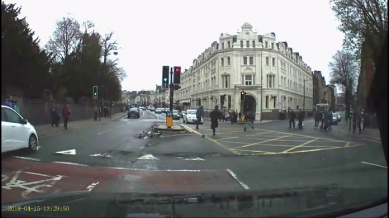 Cyclist involved in a police chase gets civilian justice