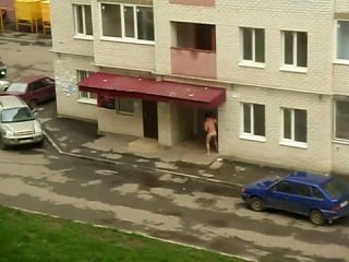 У чувака баню вырвало напрочь)))