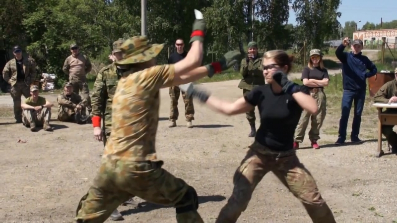 Ножевой бой