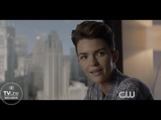 "batwoman" 1×02 sneak peek kate drops a porn on her family