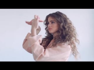 Dytto china glaze chic physique finger tutting #cgxdytto