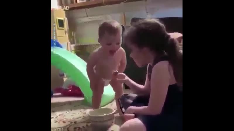 Когда родители оставили дома, со старшей сестрой 🙊