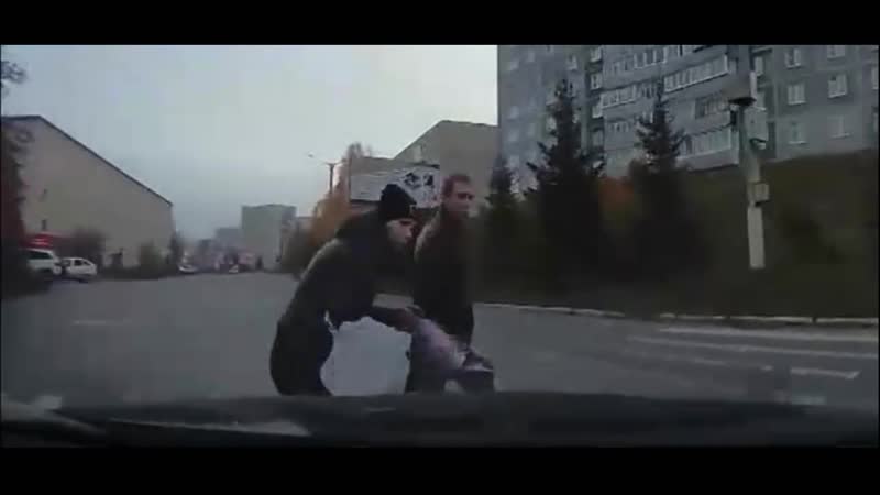 Залипла в телефоне