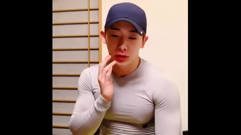 [190505] wonho about his new long sleeve shirt pt 2 @ vlive