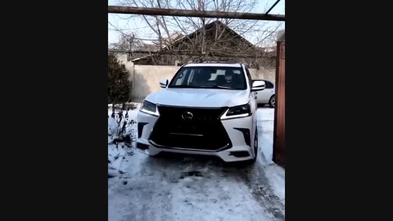 Lexus lx570