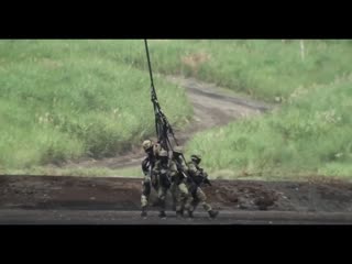 Japanese military practicing ✈ #aviation #aircraft #airplane #flying #flight #helicopter #plane #takeoff #landing