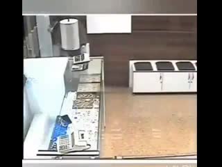 When a shopkeeper knows krav maga disarming techniques