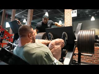 Nick walker & kamal elgargni train legs