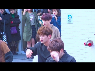 07 04 2018 fancam unb "감각" (sense/feeling) @ unb busking в хондэ