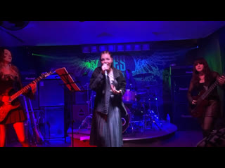 Muse hysteria live cover by kiss me again!