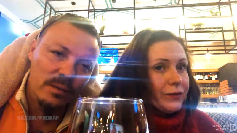 Сергей симонов и ондатра =мен струячат в ресторане=