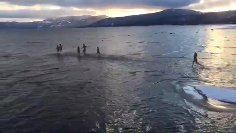 Best weekend ever dumbest idea ever #friendsgiving #repost @cheeklane with @repostapp ・・・ lil shelbs always tardy to th