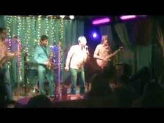 Vinila sky run for covers (live at hardi gardi)