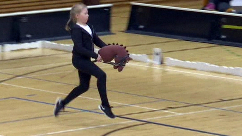 Хоббихорсинг спорт, который дает девушкам уверенность в себе