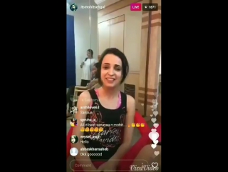 Monaya live chat in insta 😁