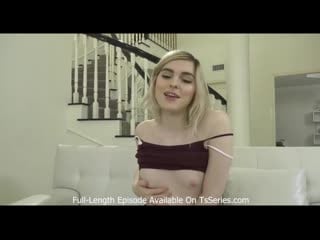 Соблазнительная трансуха дала в попку(порно трансы/shemale porn)