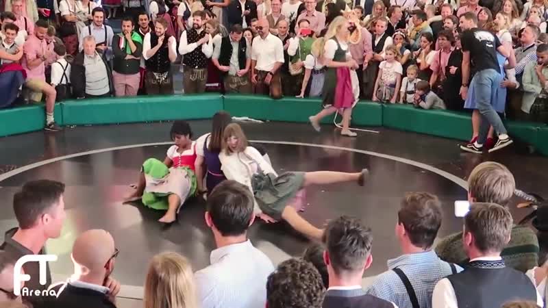 Teufelsrad devils wheel damenfahrt oktoberfest münchen girls ride crazy bavarian girls