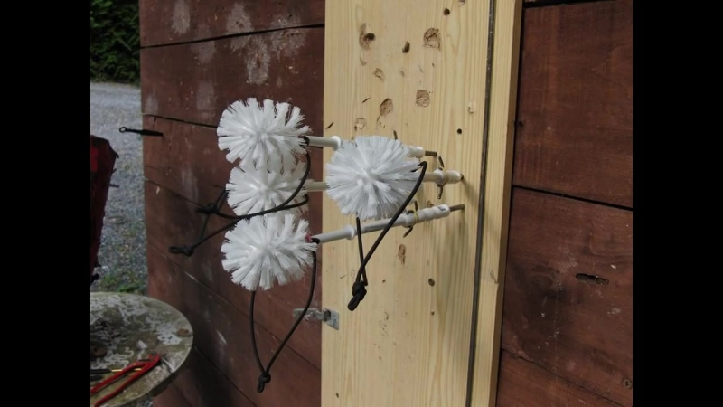 Look3 the toilet brush monster revolver