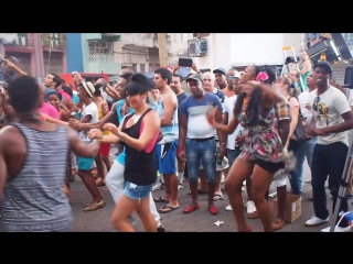 Cubana espectacular bailando súper fantástica