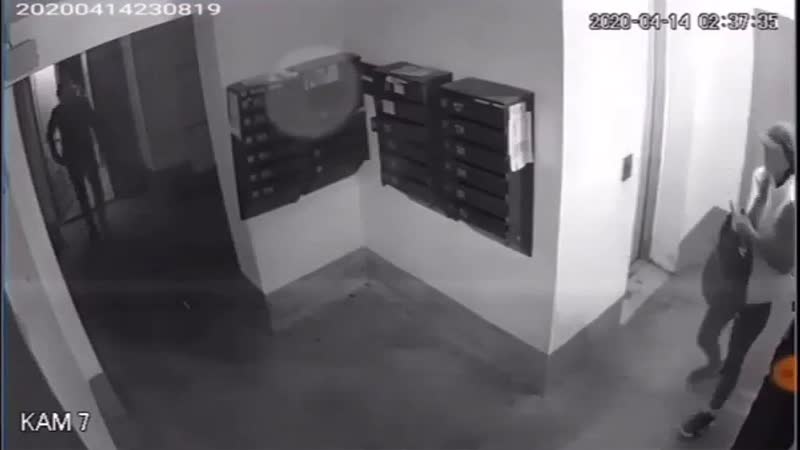 Таксист избил битой девушку павлодар, казахстан