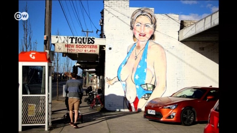 На полуголую хиллари клинтон художник "надел" никаб