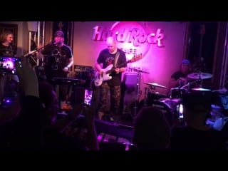 Blackeyed blonde(tribute rhcp) with chad smith ''stone cold bush''