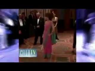 Elizabeth hurley's wardrobe malfunction no bra