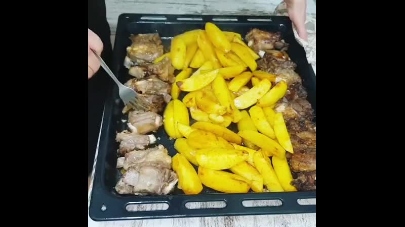 Сочные ребрышки с картошкой