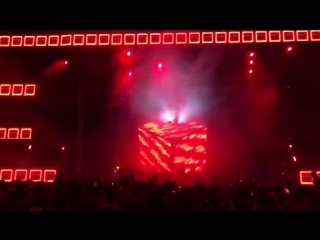 Deadmau5 @ spring awakening (chicago) first play "monophobia"
