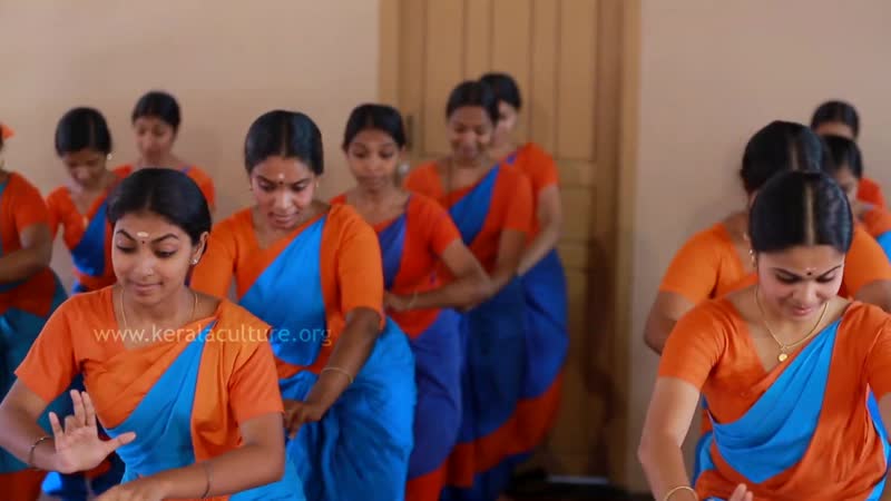 Kerala kalamandalam mohiniyattam training session