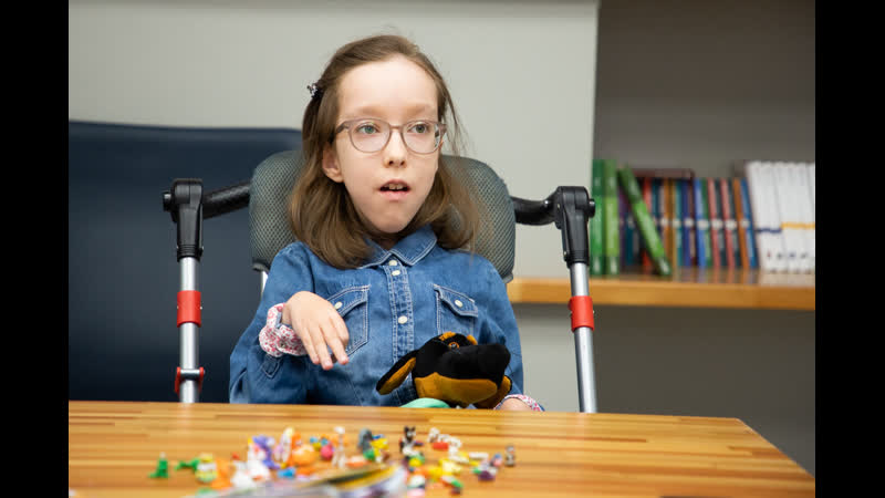 Школьница из калининграда мечтает показать галкину свои виртуозные пластилиновые миниатюры