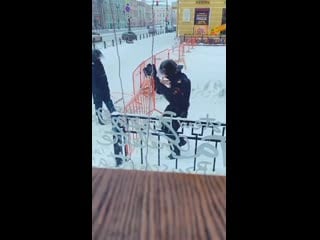 Чем занимаются петербургские силовики?