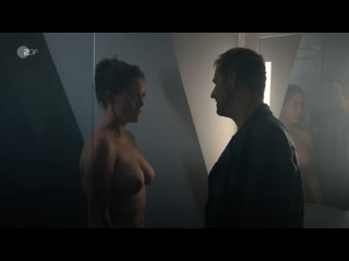 Эмили кокс / emily cox kleine eheverbrechen ( 2023 )