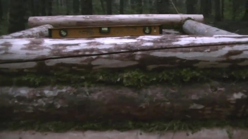 Как построить избушку 3 сруб мох сфагнум венец сруба рубим чашу