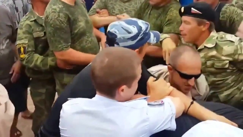 Крым жесткий разгон местных предпринимателей полицией которые огородили себе пляж