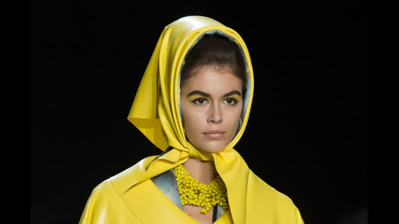 Live показы luisa beccaria, antonio marras, byblos, marc jacobs и thom browne