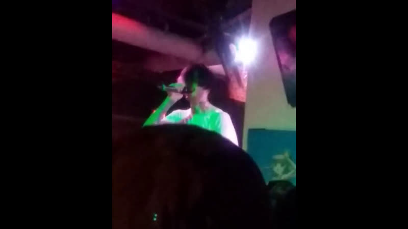 Lil peep исполняет 'benz truck', the peep show tour, апрель 2017