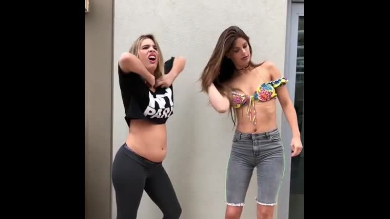 Леле понс / lele pons "girls on stories vs off stories 😂😱" (с)