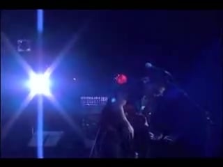 Jake shimabukuro play loud ukulele