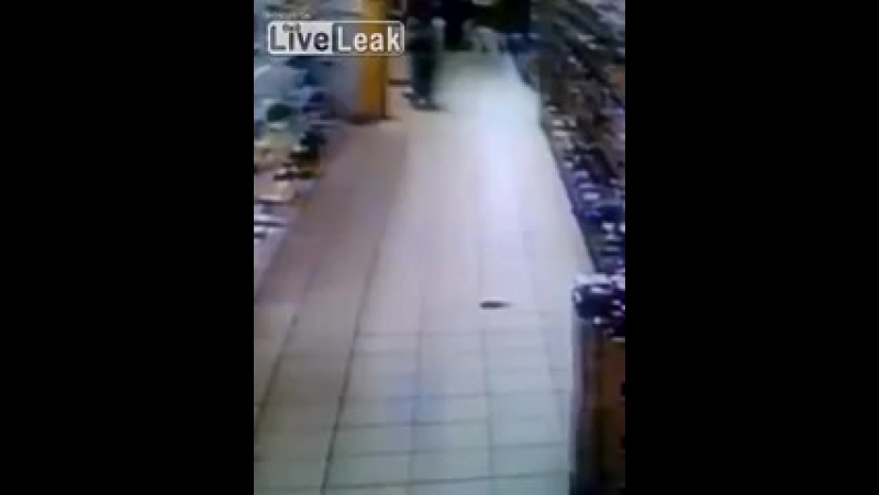 Личинус скинул личинку