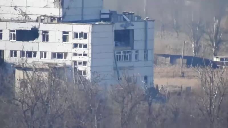 Поражение украинского грузовика газ 66 с пехотой в районе горлои, донецкая народная республика