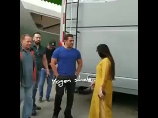 Salmankhan with dad salim khan ji and sister alvira at bharat promotions may 31st 2019 ! mp4