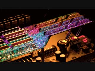 For kings, queens builders feelin extra the new tridentzroyal series ram from @gskillgaming features gold or silver plated a